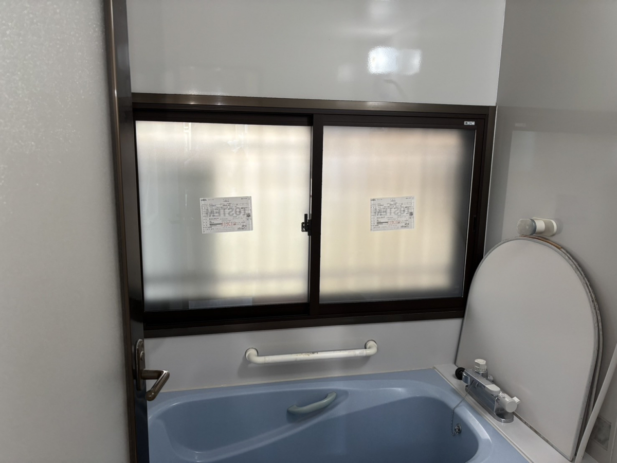 松本トーヨー住器の愛南町、窓リフォーム、カバー工法、補助金活用の施工後の写真3