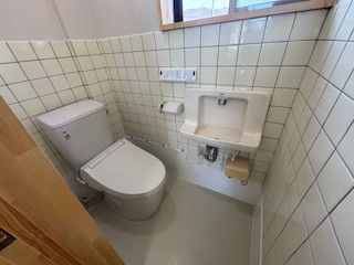 松本トーヨー住器の愛南町、トイレリフォームの施工後の写真1