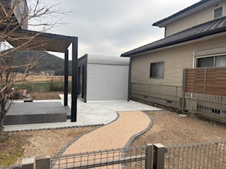 松本トーヨー住器の愛南町、外構工事、テラスSC、ガレージの施工後の写真2