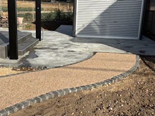 松本トーヨー住器の愛南町、外構工事、テラスSC、ガレージの施工後の写真3