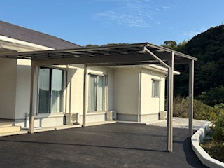 松本トーヨー住器の愛南町、カーポート工事、フーゴＦの施工後の写真1
