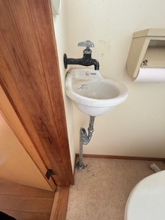 松本トーヨー住器の愛南町、トイレリフォームの施工前の写真2