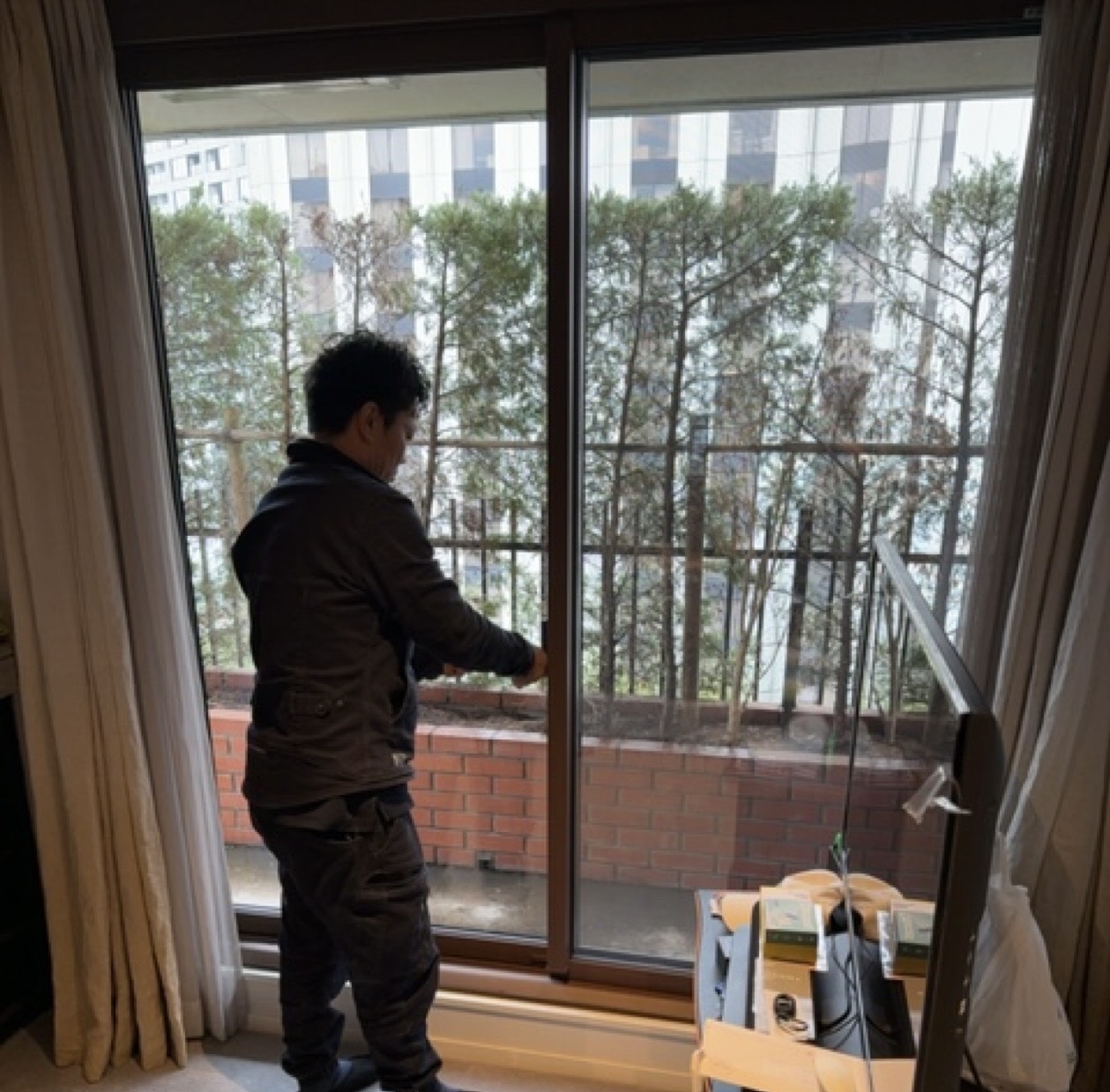 MADOORの【港区】サッシが古いので交換したい🏢（窓交換リプラスマンション用）の施工事例詳細写真1