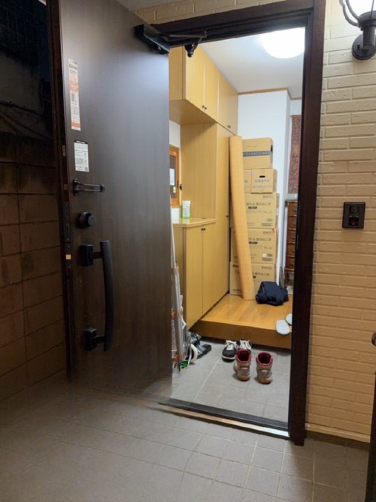 MADOORの【新宿区】防火戸補助金恩恵最大のシンプルデザイン💰（玄関ドアリシェント）の施工事例詳細写真1