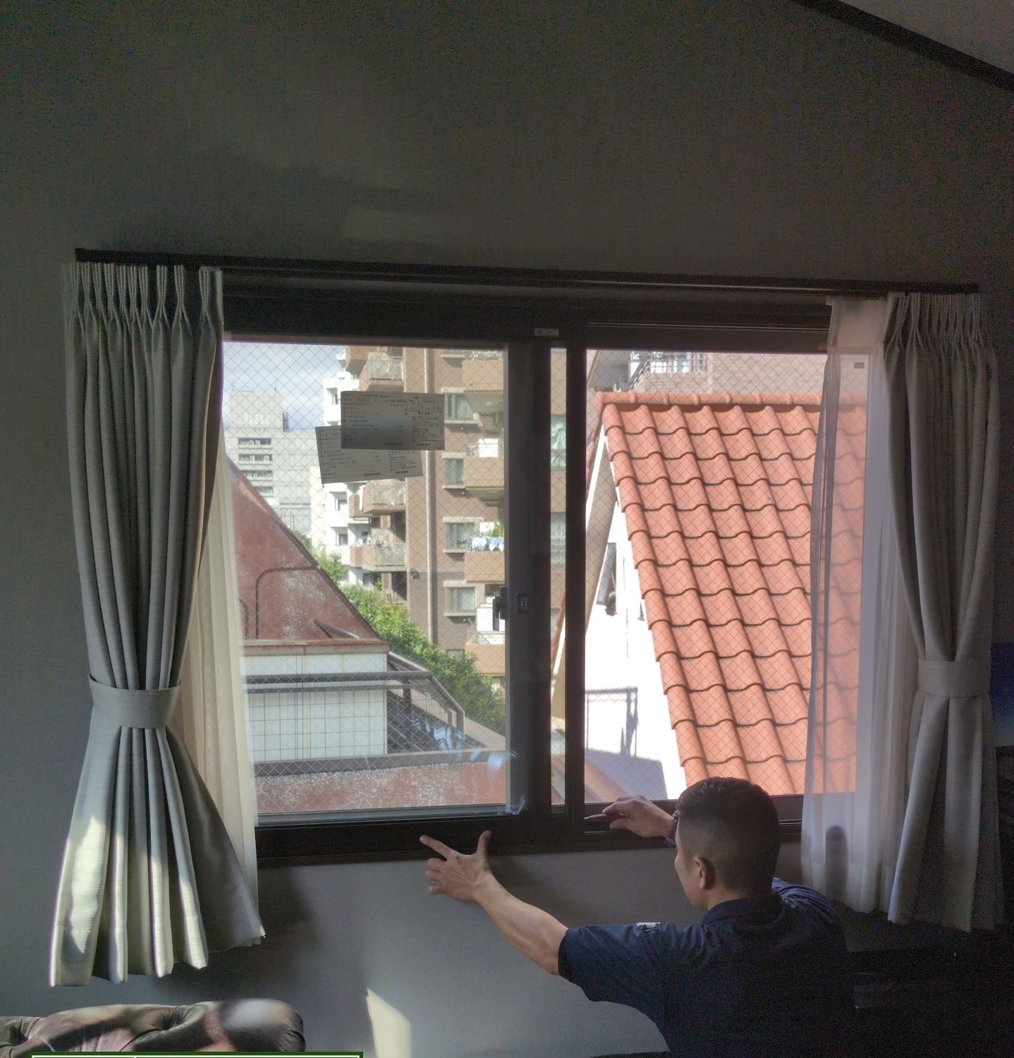 MADOORの【新宿区】真空ガラスで気になる3階の日差し対策に🌞(内窓インプラス)の施工事例詳細写真2