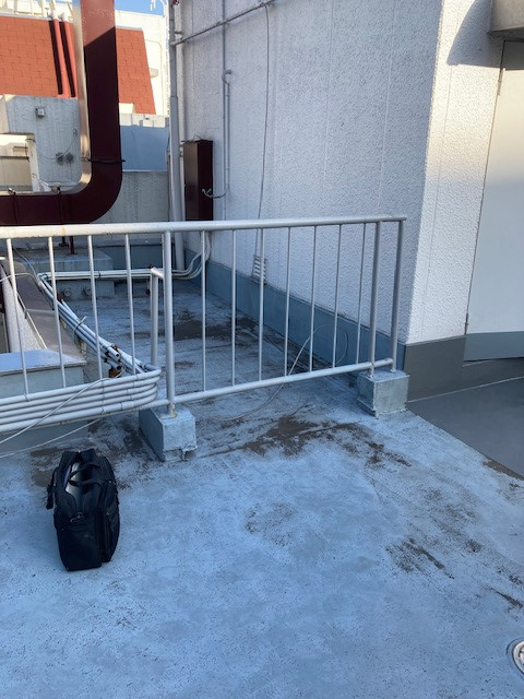 MADOORの【品川区】フェンスから門扉に変更で行き来できるようになりました✨(開き門扉AB)の施工前の写真1