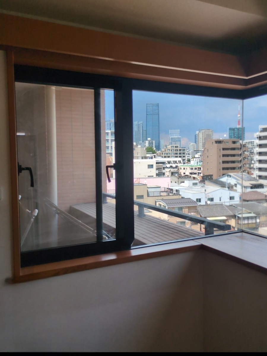 MADOORの【港区】カーテンボックスがある窓に内窓つけられますか?(内窓インプラス)の施工前の写真2