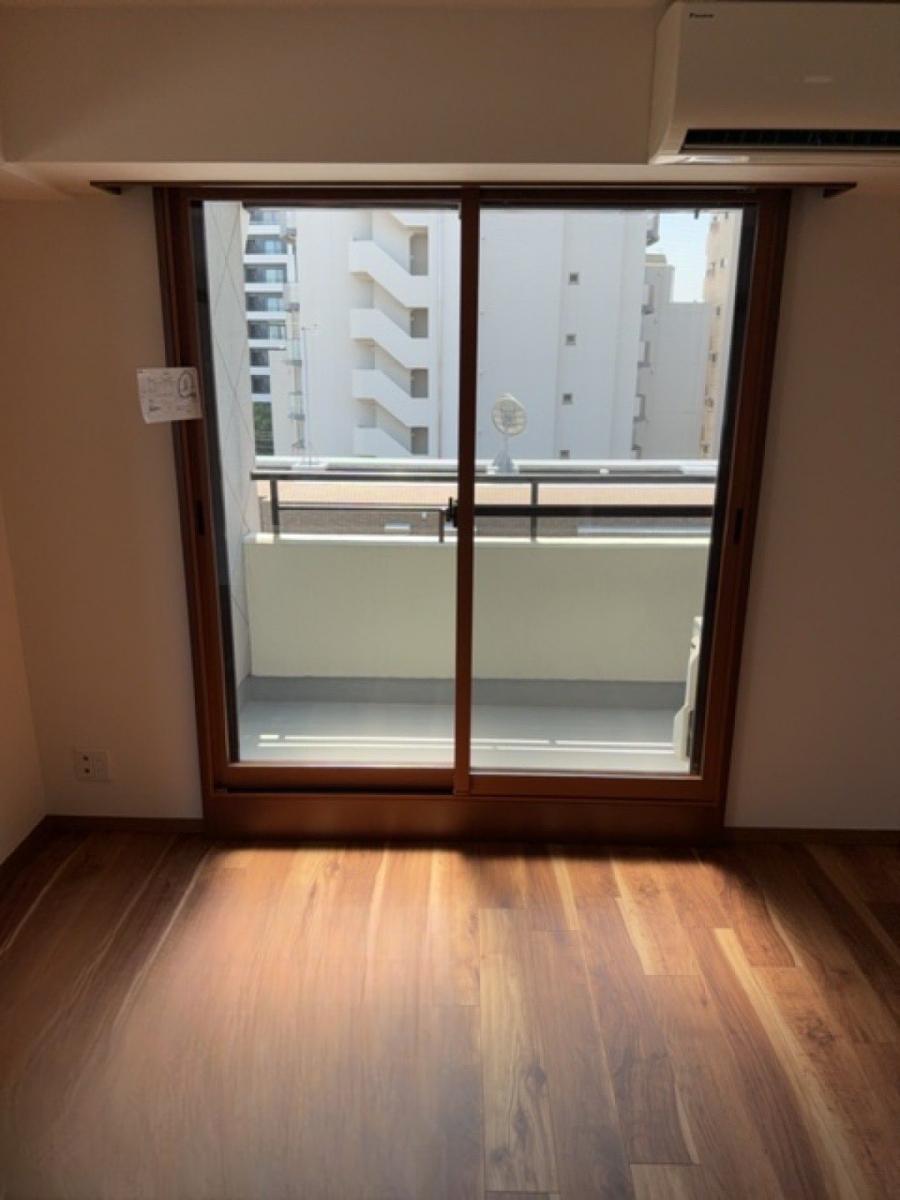 MADOORの【新宿区】勝手口ドアに内窓？（内窓インプラス）の施工後の写真3