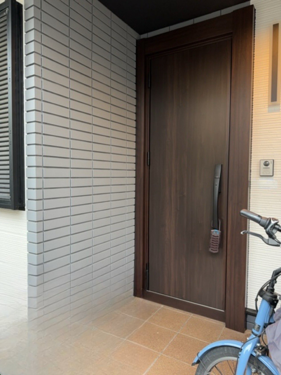 MADOORの【大田区】カードキーで楽々開閉💳(玄関ドアリシェント)の施工後の写真1