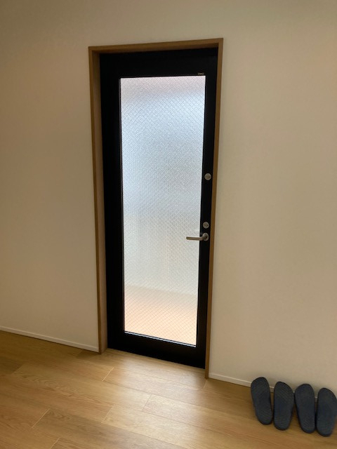 MADOORの【大田区】高断熱仕様でW補助金💰✨(リシェント勝手口ドア)の施工前の写真2
