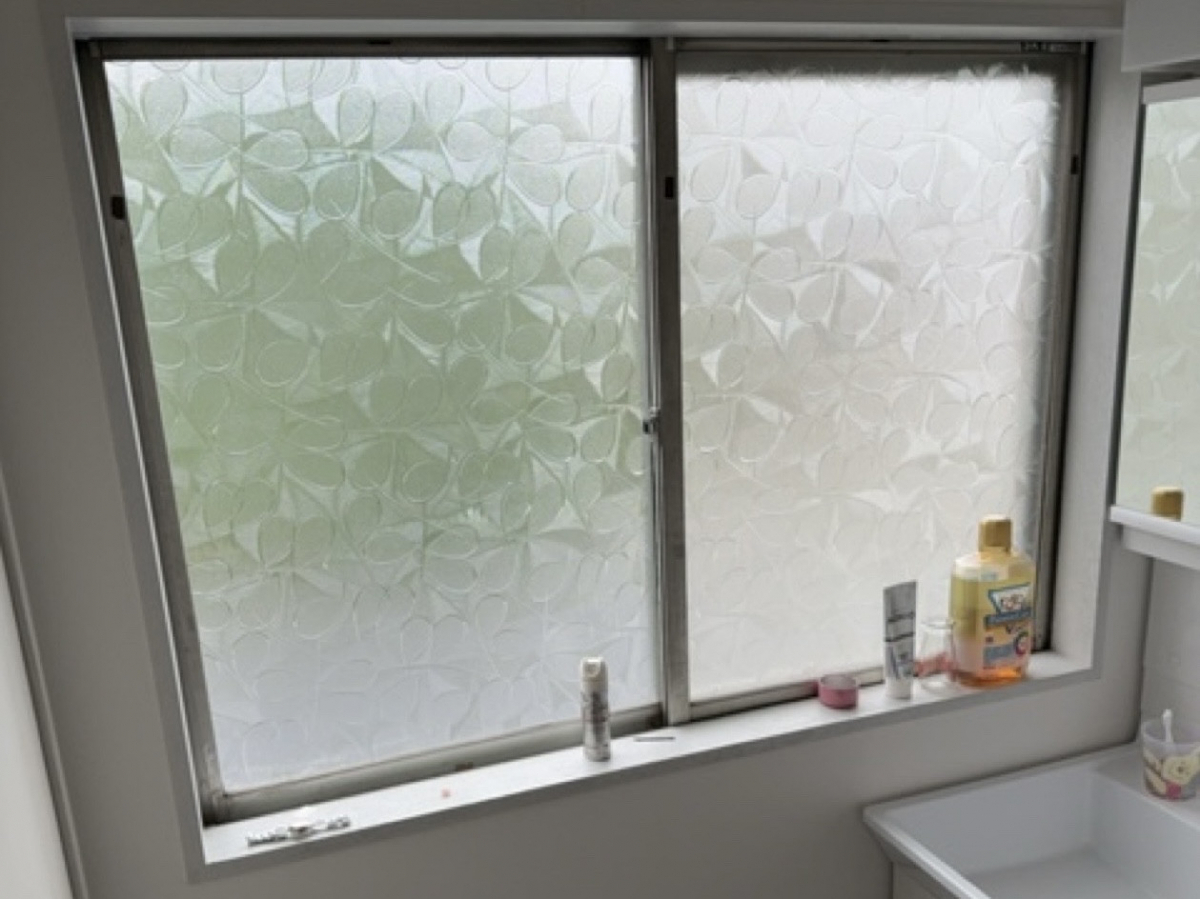 MADOORの【目黒区】フロストガラスの窓に交換で防犯対策🏠(窓交換リプラス)の施工前の写真1
