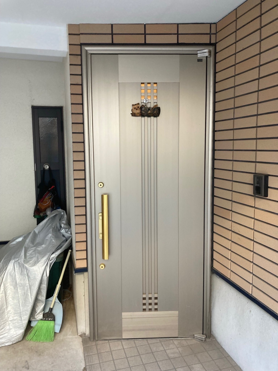 MADOORの【大田区】高断熱ドアで寒くない玄関に🚪⛄(玄関ドアリシェント)の施工前の写真1