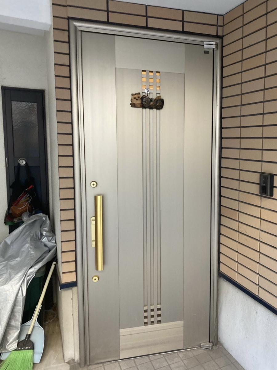 MADOORの【大田区】高断熱ドアで寒くない玄関に🚪⛄(玄関ドアリシェント)の施工前の写真2