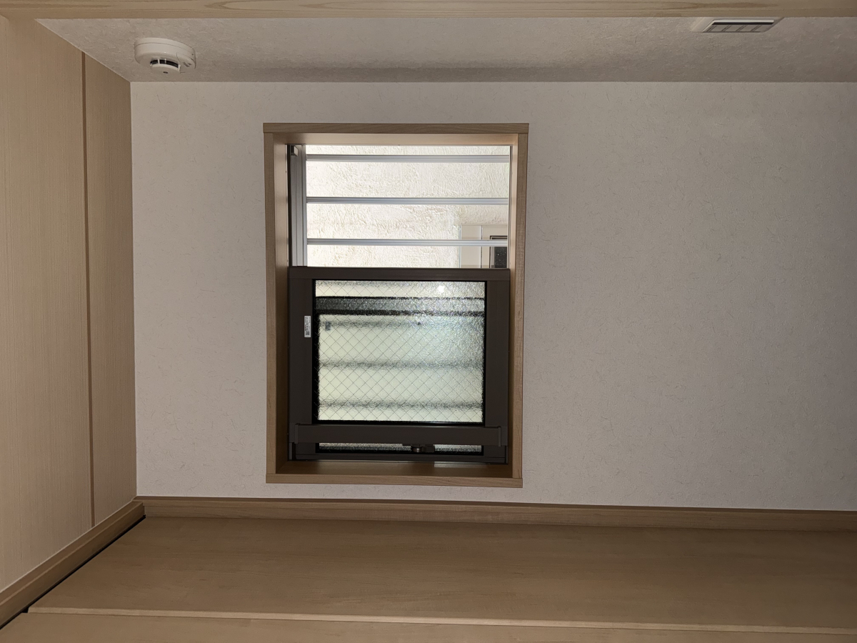 MADOORの【大田区】和室にお勧め！リアルな和紙調風ガラス（内窓インプラス）の施工前の写真2