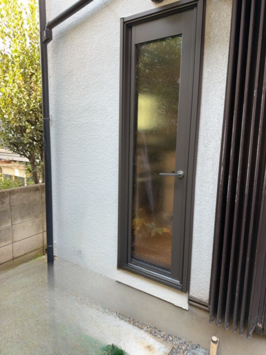 MADOORの【世田谷区】キッチンの勝手口ドアを高断熱に🔥（勝手口ドアリシェント）の施工後の写真1