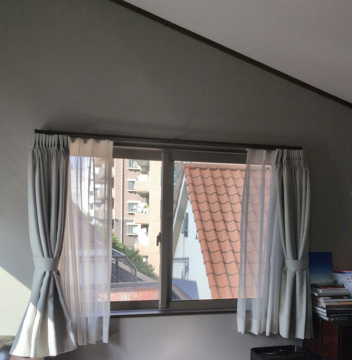 MADOORの【新宿区】真空ガラスで気になる３階の日差し対策に🌞（内窓インプラス）の施工前の写真1