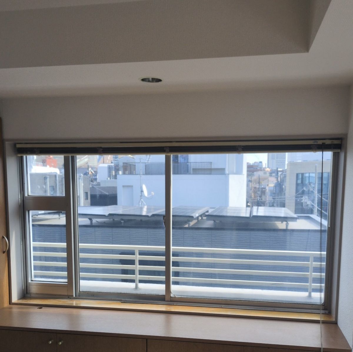 MADOORの【渋谷区】築55年でサッシが古いため窓リフォームしたい🏢（内窓インプラス）の施工前の写真1