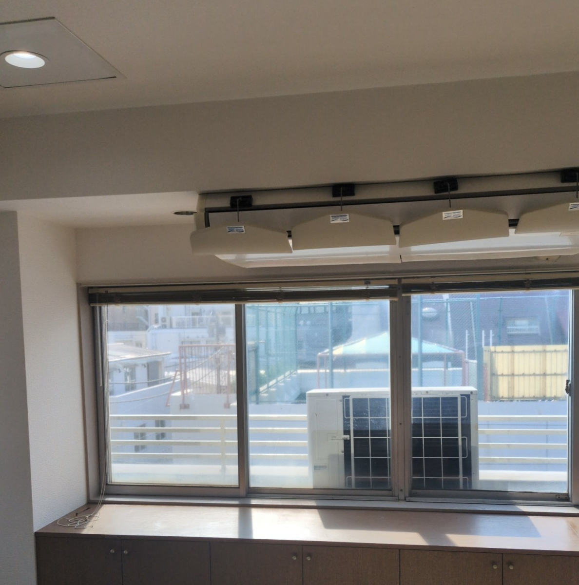 MADOORの【渋谷区】築55年でサッシが古いため窓リフォームしたい🏢（内窓インプラス）の施工前の写真2