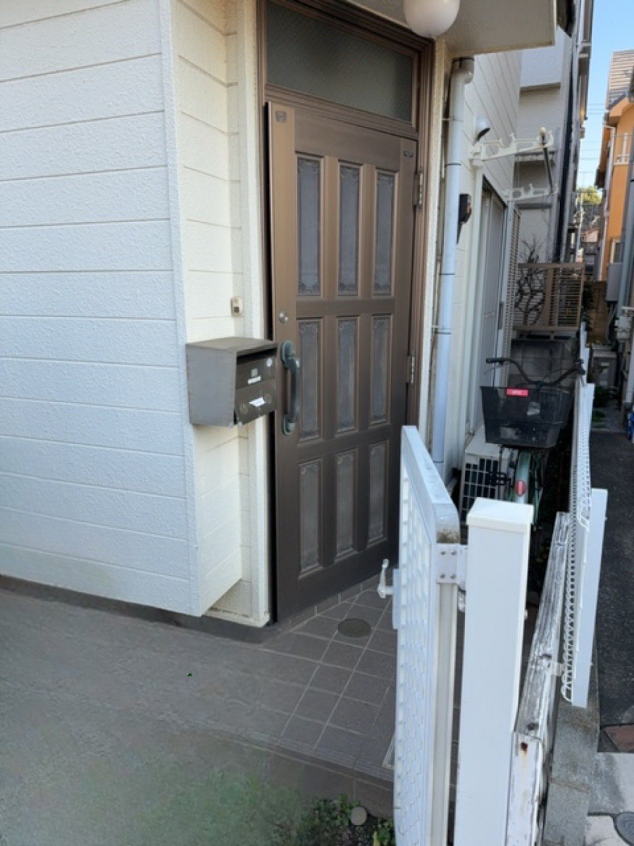 MADOORの【大田区】W補助金の広告を見て👀（リシェント玄関ドア）の施工前の写真1