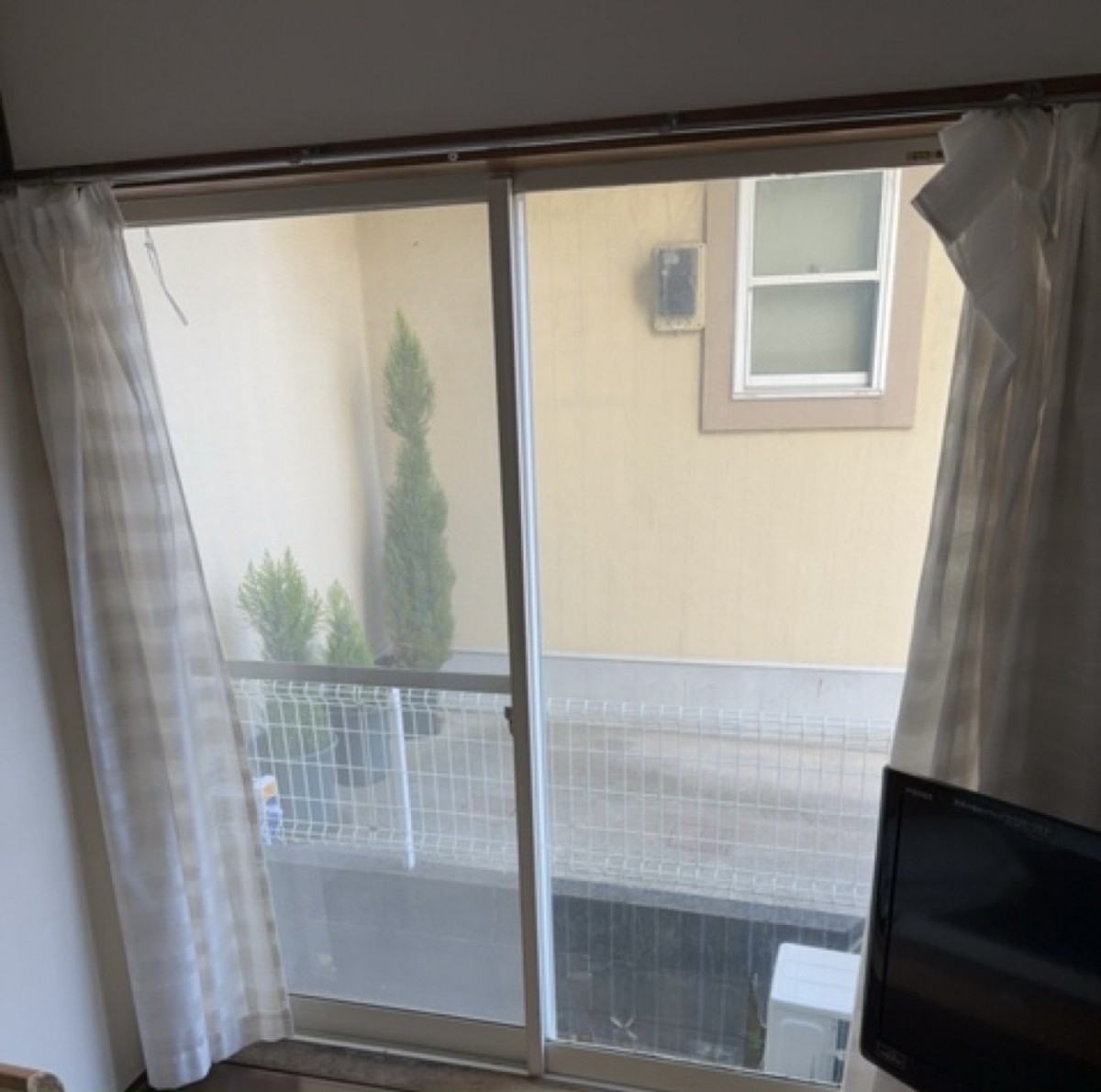 MADOORの【大田区】W補助金の広告を見て👀（リシェント玄関ドア）の施工前の写真2