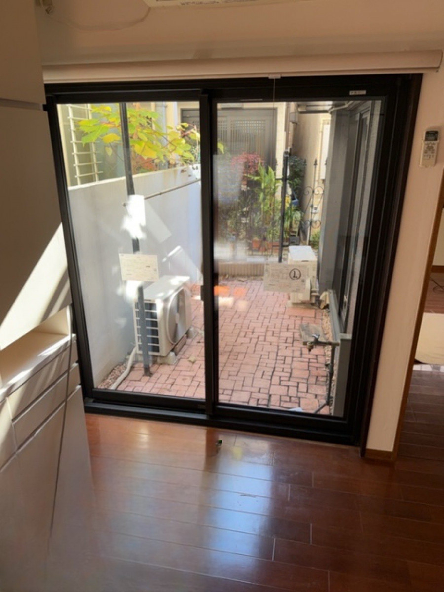 MADOORの【渋谷区】築古で窓リフォームしたい🏠（窓交換リプラス）の施工後の写真1