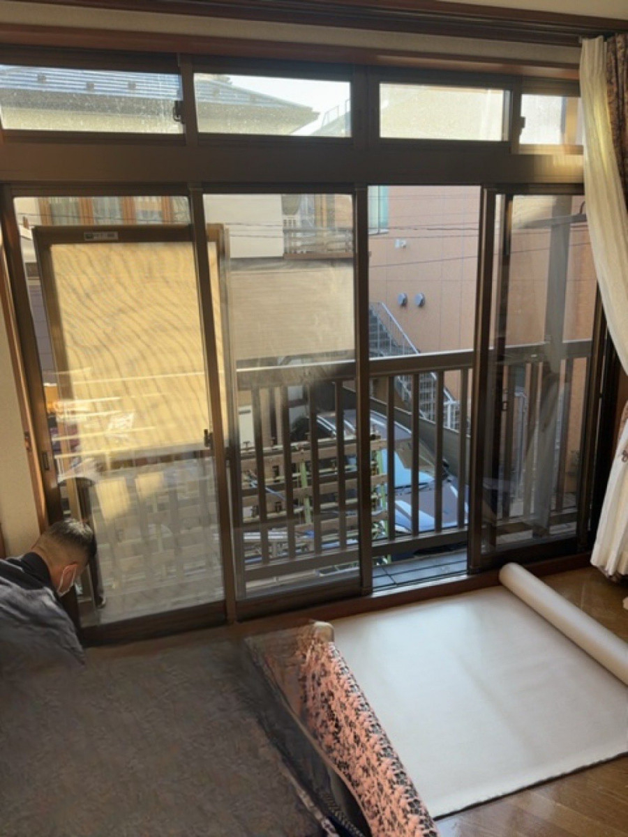 MADOORの【品川区】上部ガラス無しの窓に交換🏠✨（窓交換リプラス）の施工前の写真2