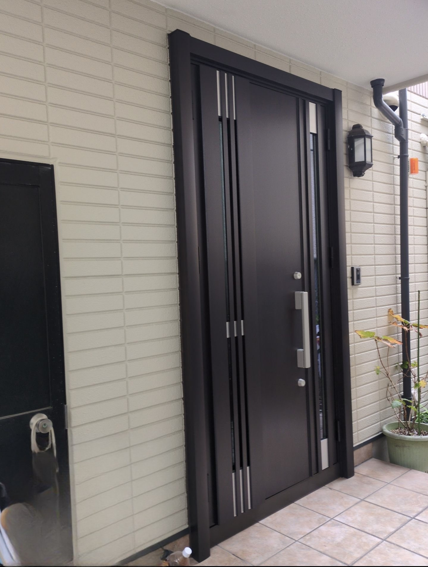 MADOORの【大田区】内窓交換後玄関ドアもリフォームしたい…！🏠（玄関ドアリシェント防火戸）の施工後の写真1