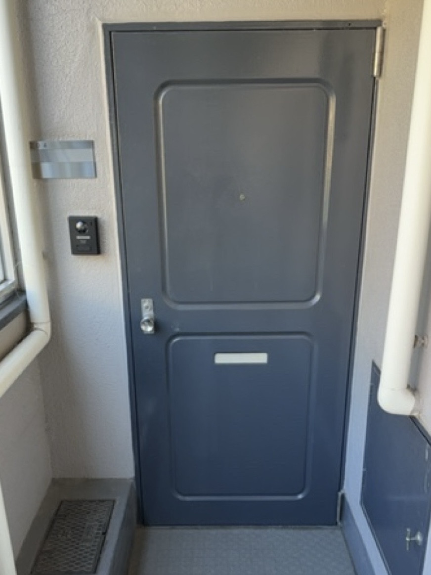 MADOORの【港区】窓交換後追加で玄関ドア交換も🏢（リシェントマンションドア）の施工前の写真1