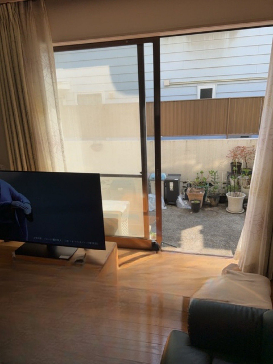 MADOORの【大田区】特大サイズの内窓で補助金も特大💰💰の施工前の写真1