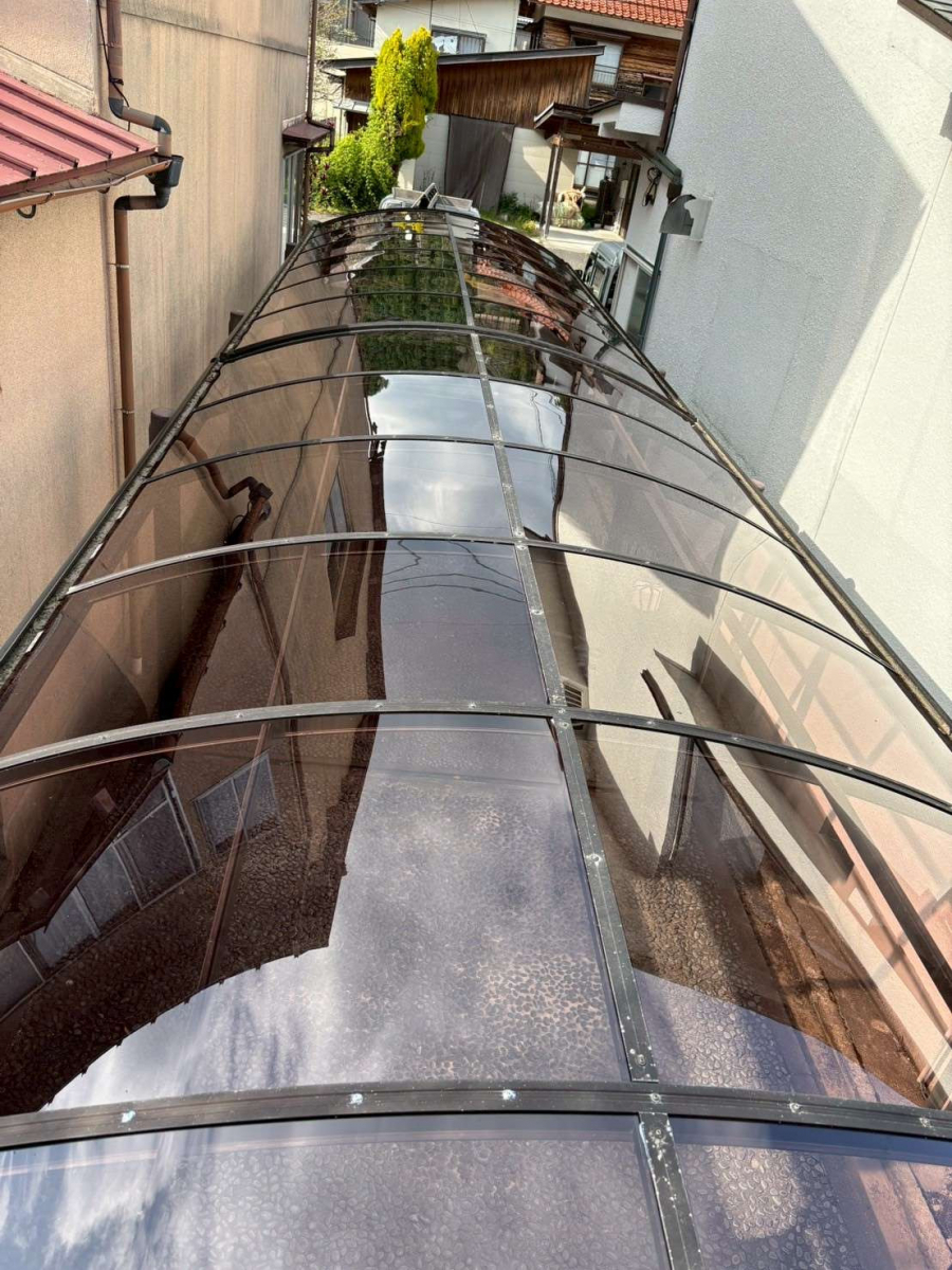 KENSOのカーポートの屋根の修繕の施工後の写真1