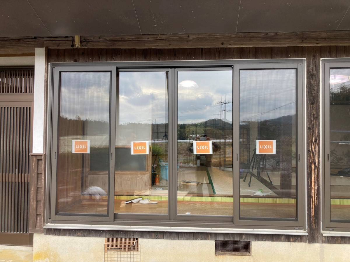 上廣トーヨー住器 E＆Rプロの古民家の窓をカバー工法 窓リフォームの施工後の写真3