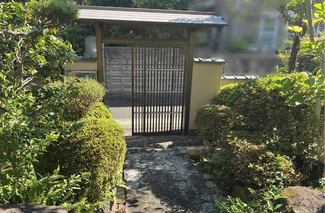 上廣トーヨー住器 E＆Rプロの利便性をとことん追求★スロープで安心安全★駐車場拡張リフォーム【福岡市南区】の施工前の写真3