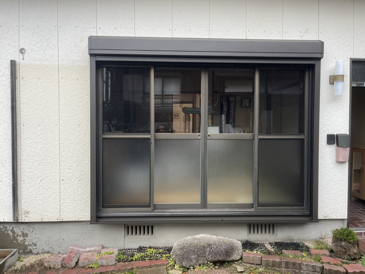 上廣トーヨー住器 E＆Rプロのリフォームシャッターなら外壁はそのまま簡単施工【福岡市早良区】の施工後の写真2