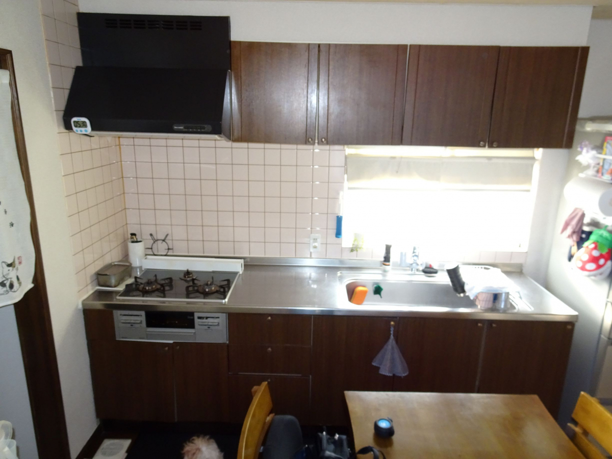 Live a Life(リブアライフ）のキッチンコーナーを目立たなく清潔にの施工前の写真1