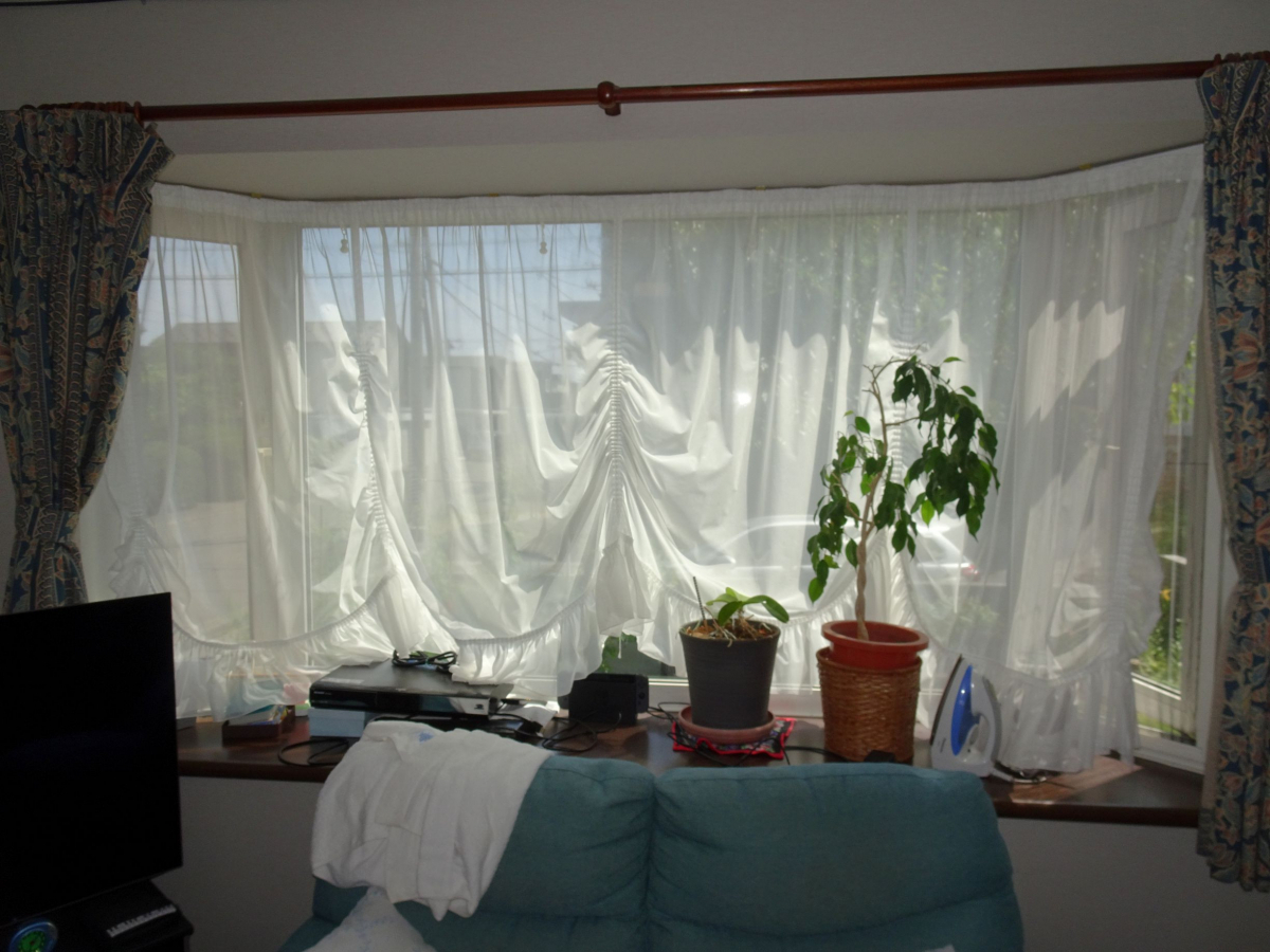 Live a Life(リブアライフ）の出窓にも内窓取付の施工前の写真1