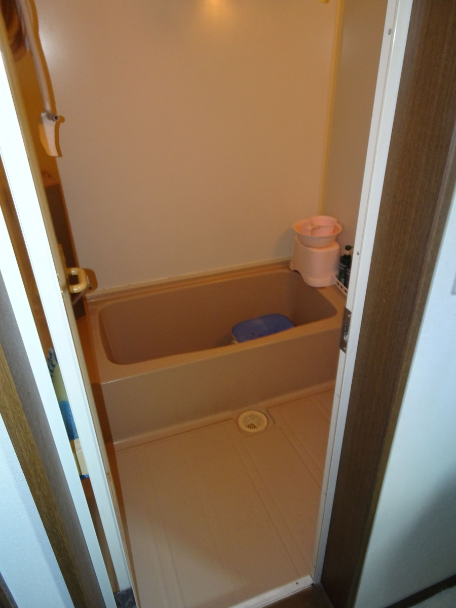 Live a Life(リブアライフ）の安全で快適な入浴生活の施工前の写真1