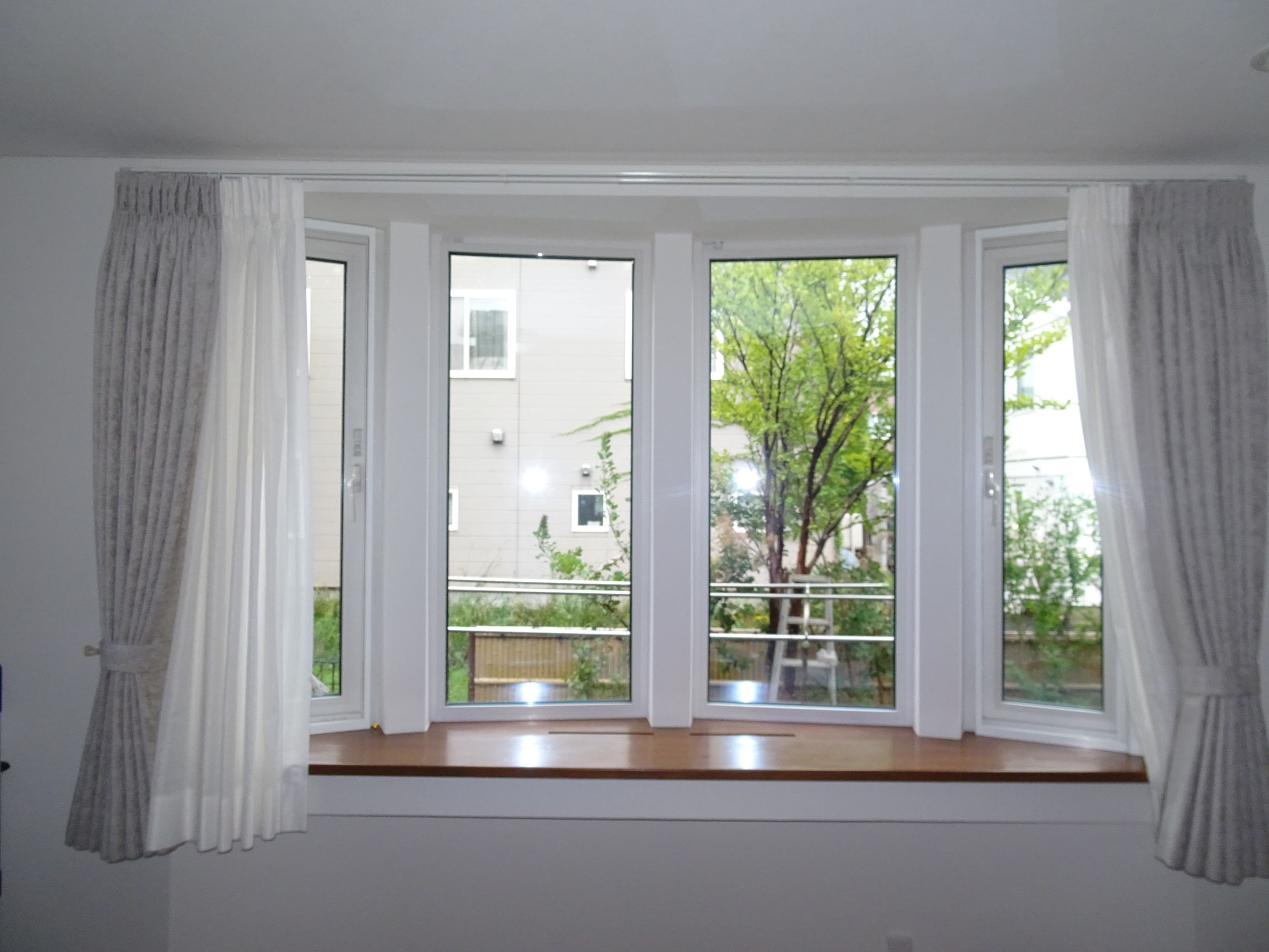 Live a Life(リブアライフ）の内窓を外して内部ガラスの清掃が可能の施工前の写真1