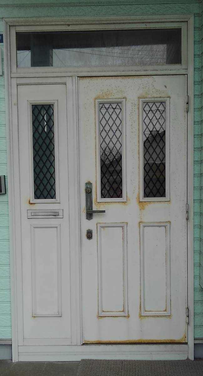 下川原アルミ工業のLIXILの１Dayリフォーム玄関ドア『リシェント』で快適リフォーム！の施工前の写真1