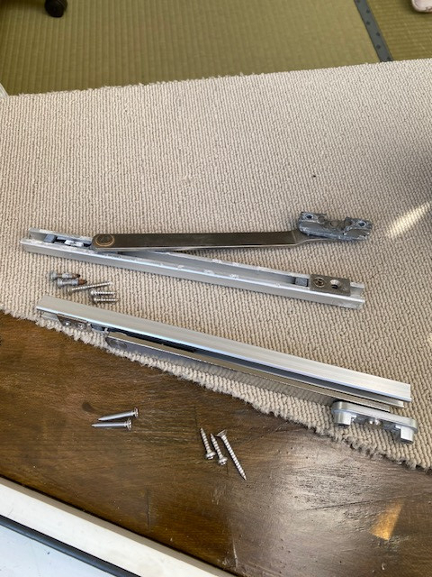 下川原アルミ工業の窓が開閉しにくい時、部品交換で直る場合もありますの施工後の写真1