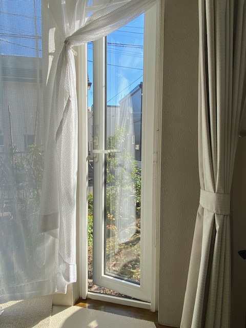 下川原アルミ工業の窓が開閉しにくい時、部品交換で直る場合もありますの施工前の写真2