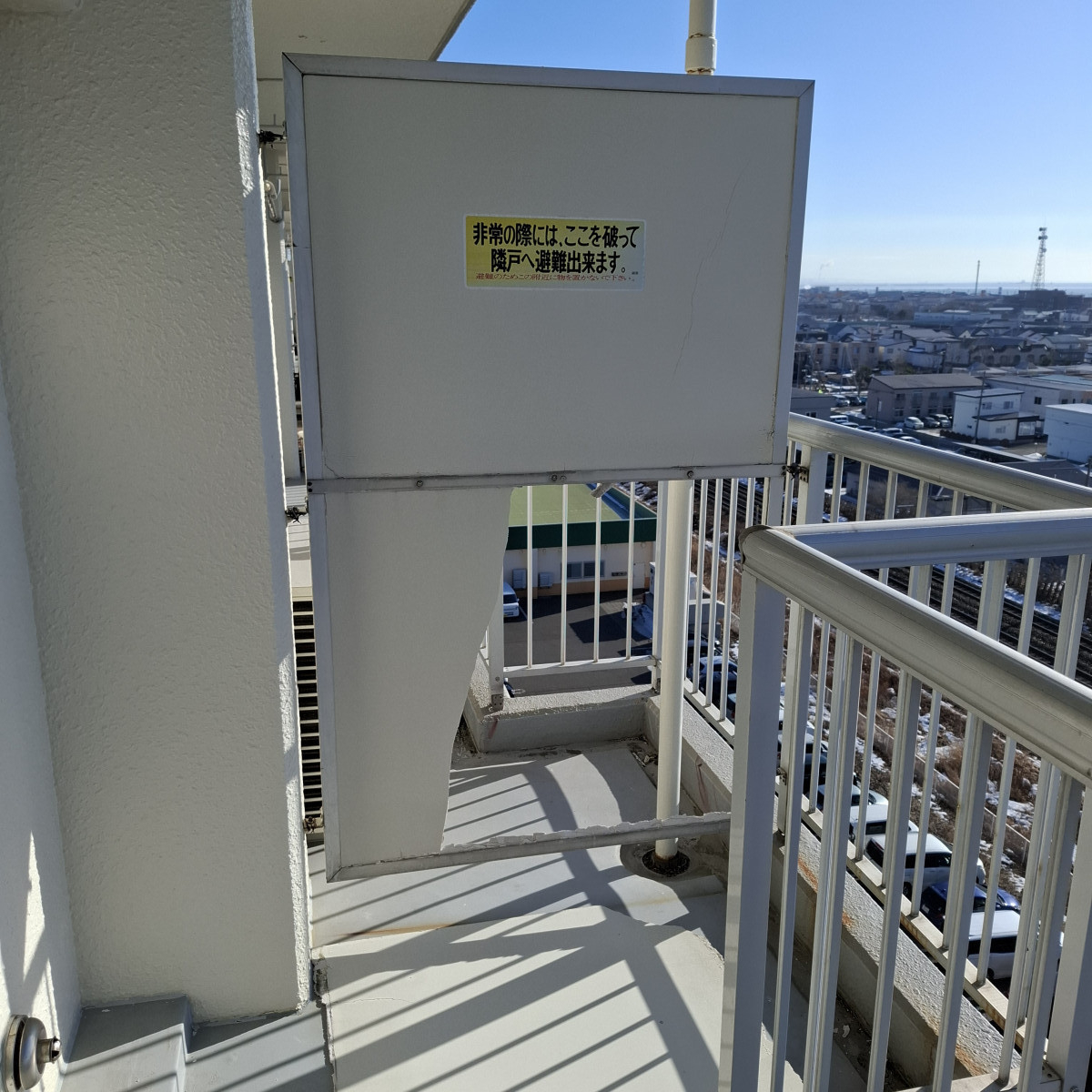 下川原アルミ工業のこんなのも扱っています－間仕切りの施工前の写真1