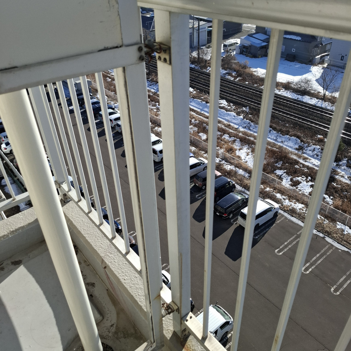 下川原アルミ工業のこんなのも扱っています－間仕切りの施工前の写真2