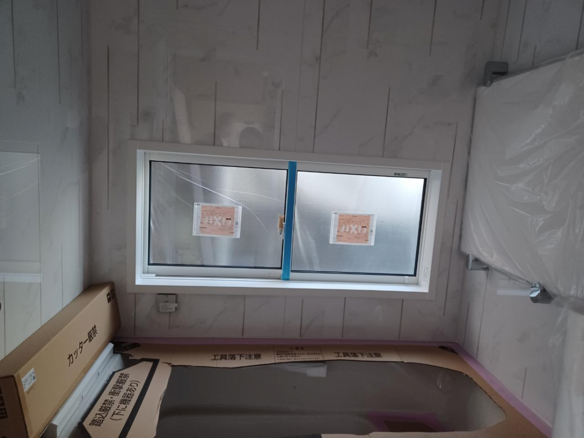 城南ケンソーのリプラス（アルミサッシ窓）交換工事 ・・・ 浴室をリフォームするときは、窓リフォームもご一緒にの施工後の写真1