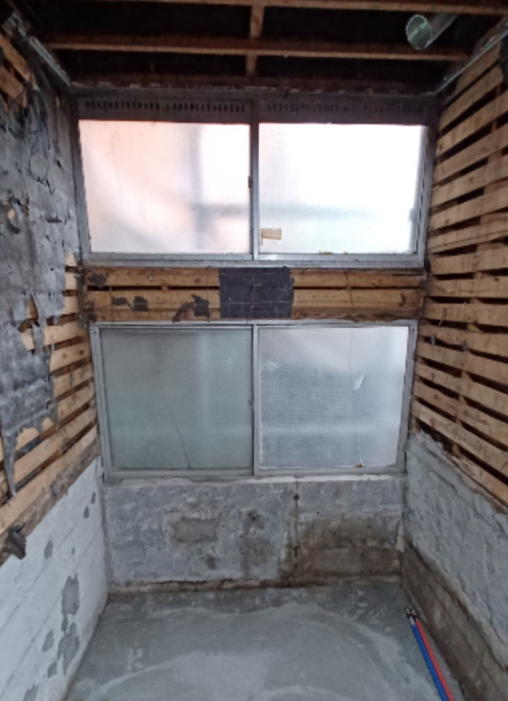 城南ケンソーのリプラス（アルミサッシ窓）交換工事 ・・・ 浴室をリフォームするときは、窓リフォームもご一緒にの施工前の写真1