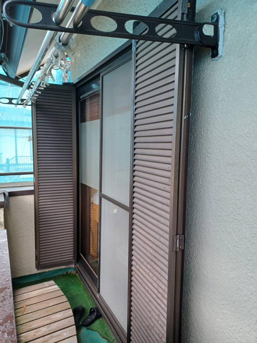 城南ケンソーの【目黒区】電動シャッター施工事例の施工前の写真2