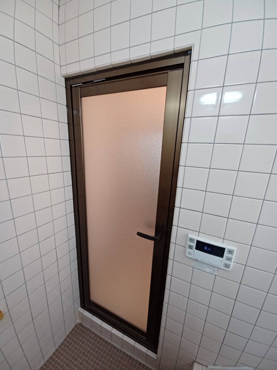 城南ケンソーの【大田区】浴室ドアカバー施工事例の施工後の写真1