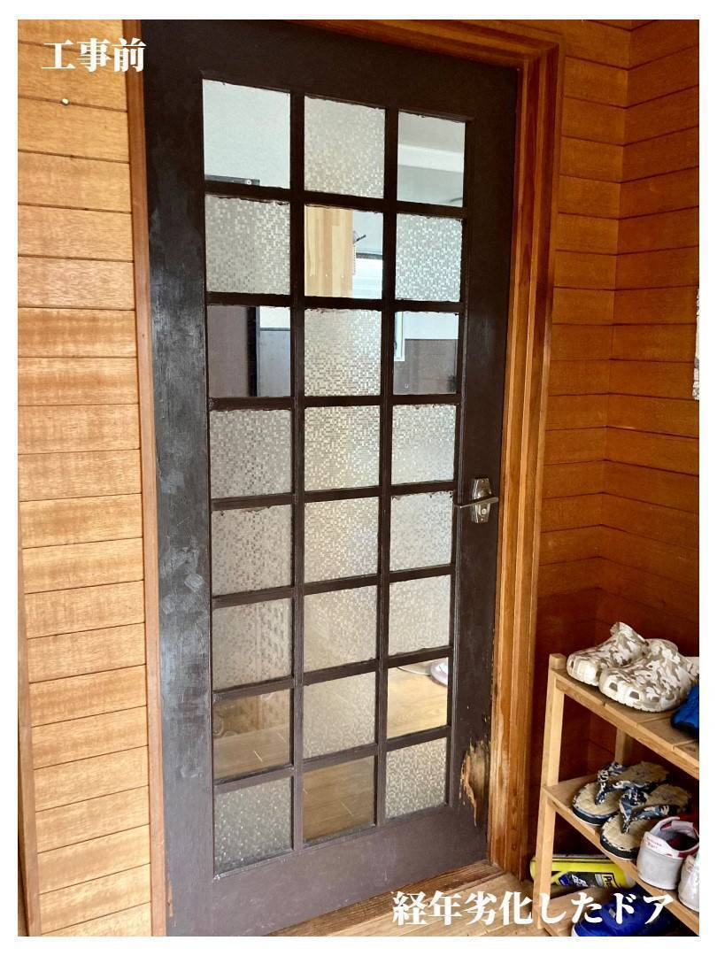 湖西トーヨー住器の経年劣化した室内木製ドアを新しい木製ドアにリフォーム🎵の施工前の写真1