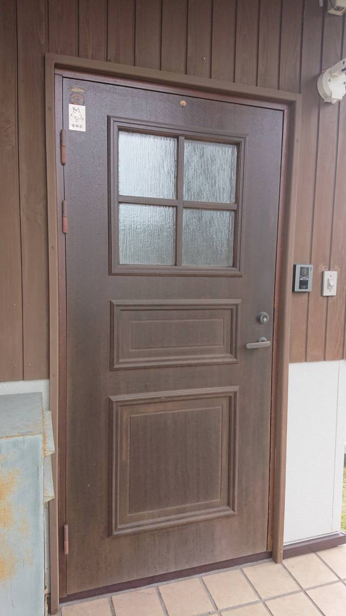 匠のリシェント玄関ドア工事の施工前の写真1