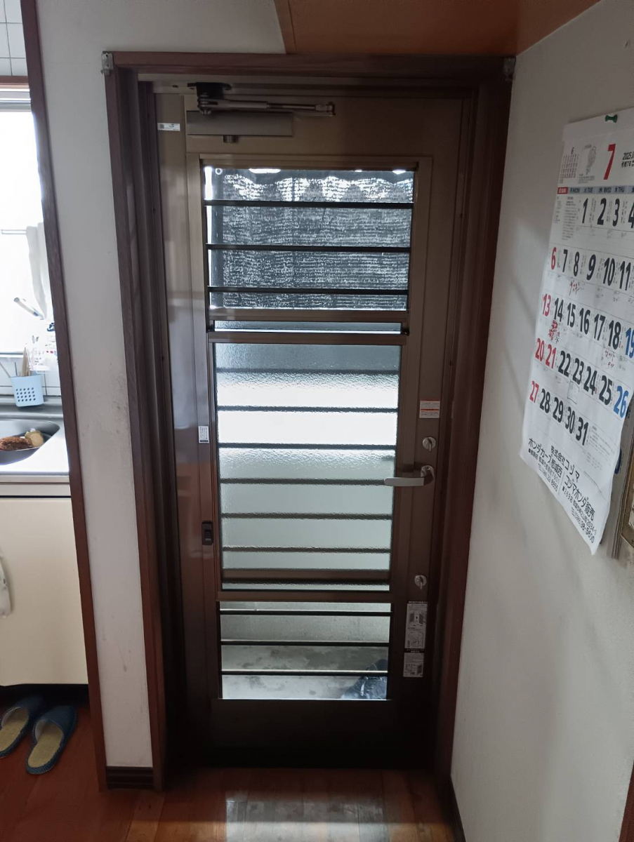 匠のリシェント勝手口ドア　採風の施工後の写真1