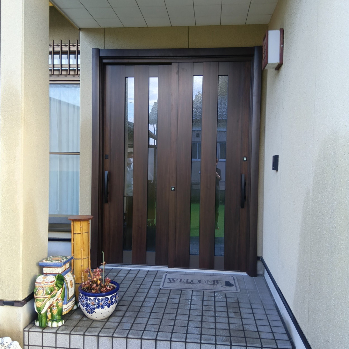 匠のリシェント玄関　引戸の施工後の写真1